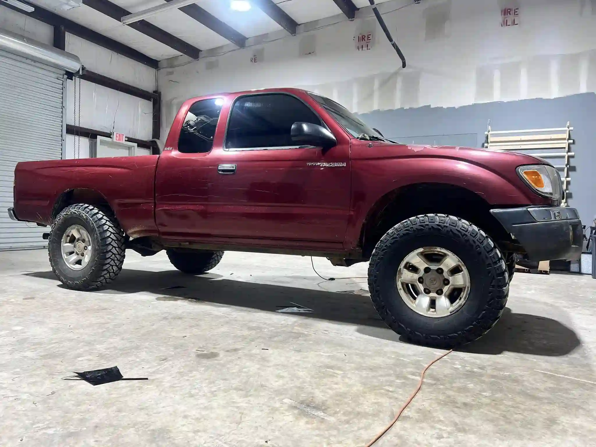 vehicle window tinting service